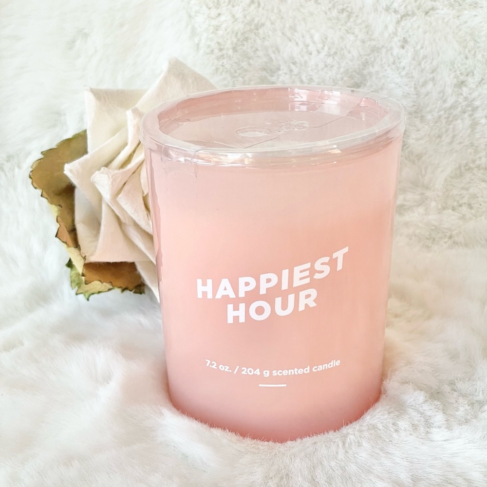 New with tags “HAPPIEST HOUR” Golden Apricot Candle! Great for a friend or fun